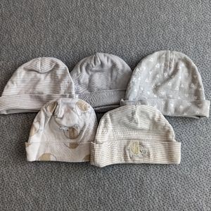 *FREE WITH ANY BUNDLE* Lot of 5 baby hats from Gerber